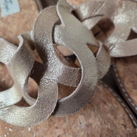 NEW W/O BOX CROWN VINTAGE LEATHER UPPER CORK FOOTBED TOE RING SANDALS 9.5 WMN - Picture 10 of 16